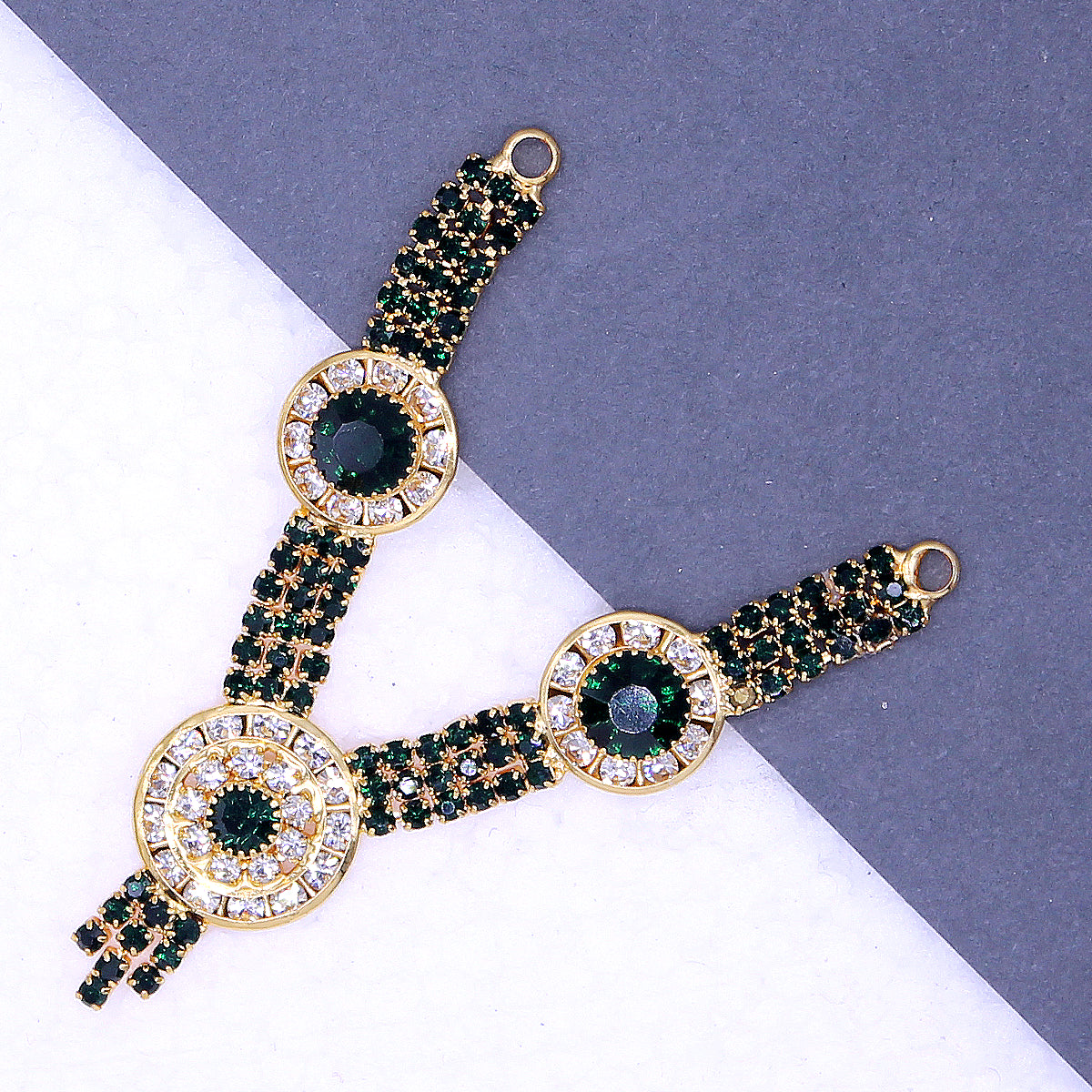 Green Stone decorated heavy haar for Idols ( 2.5 Inches )