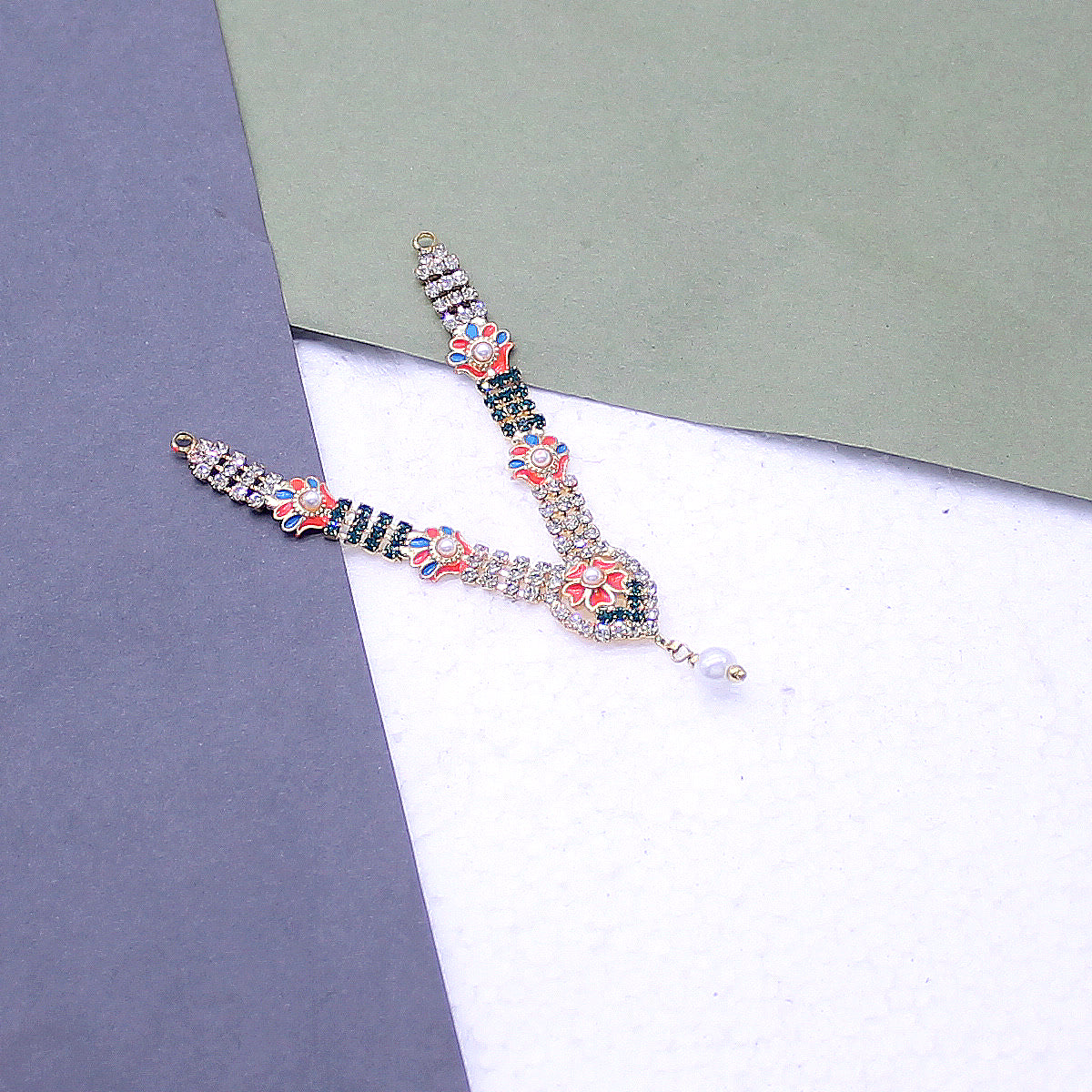 Flower Design Green Stone Decorated Haar For Idols