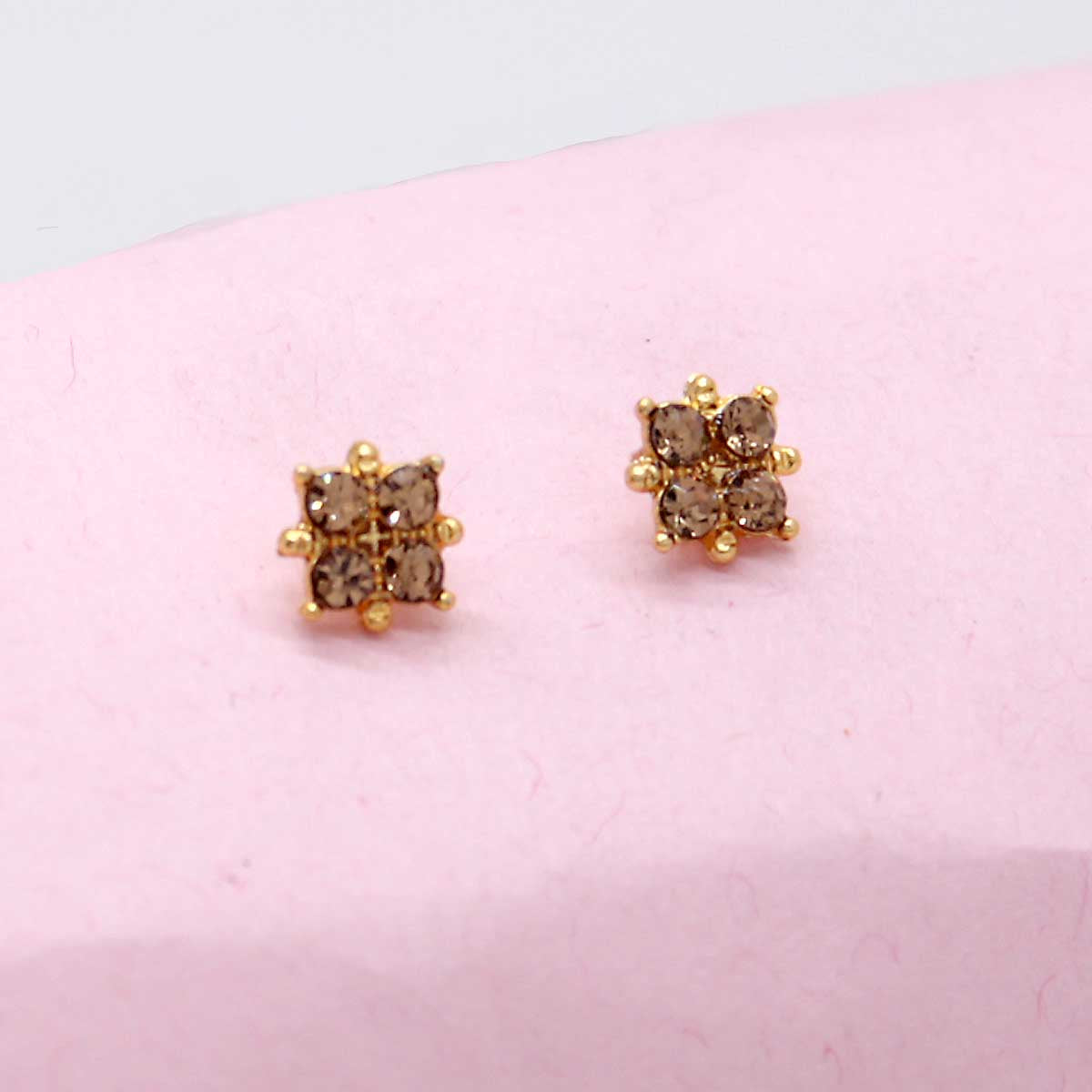 Round Shape Golden Colour Earing/Kundal For idols