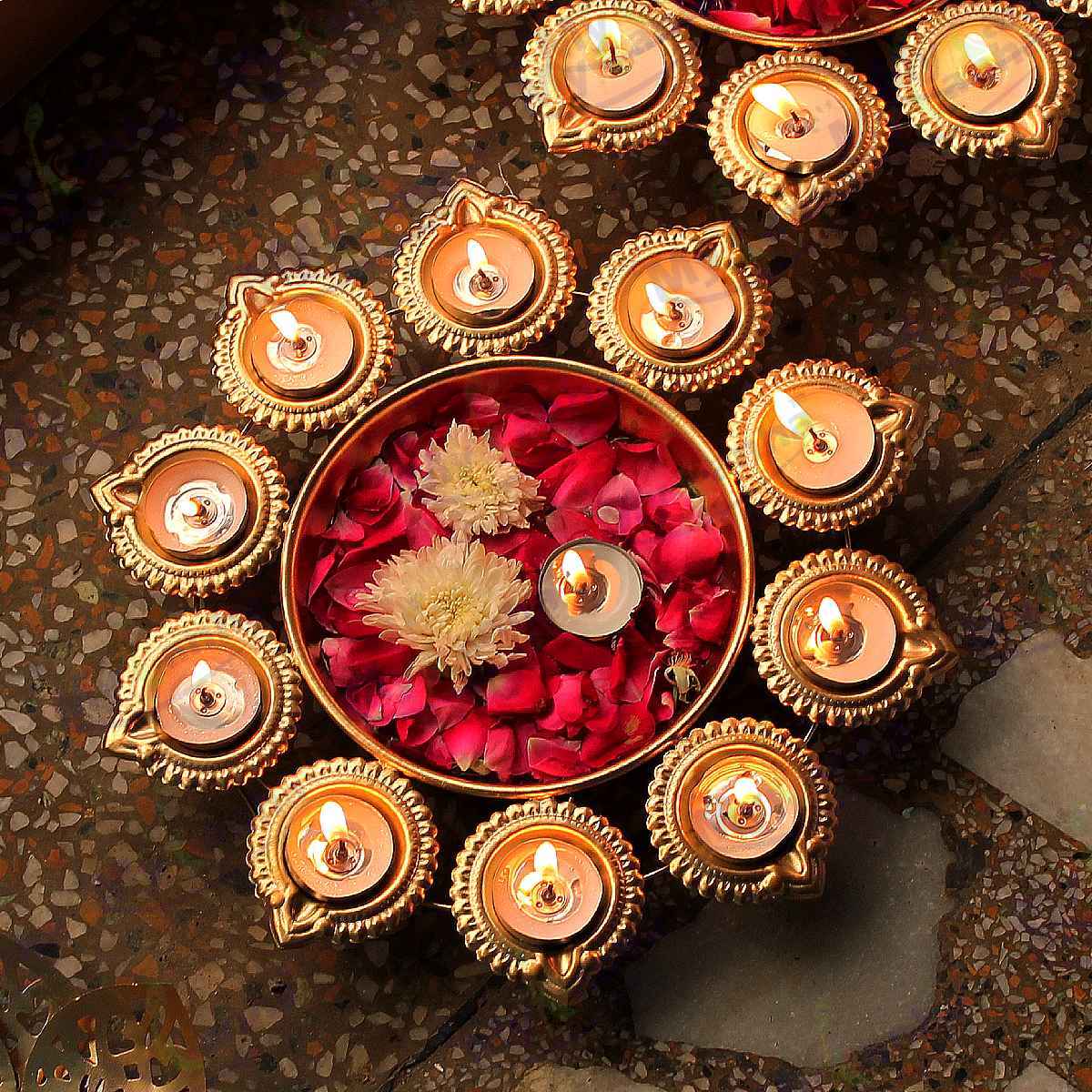 Aesthetic Floral Urli With Diya holder