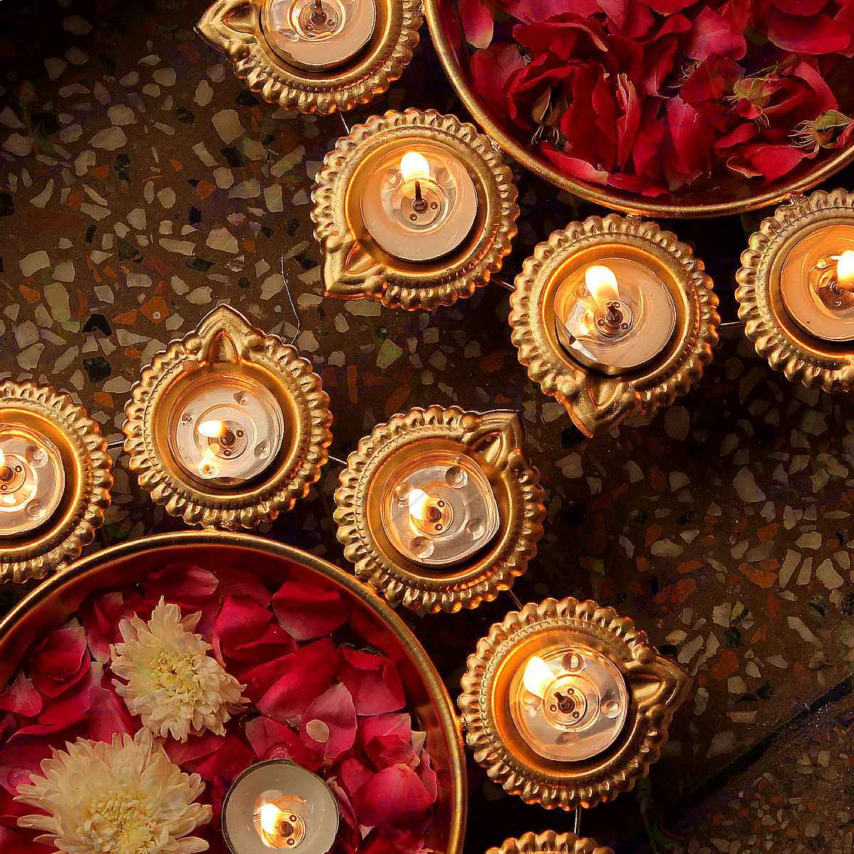 Aesthetic Floral Urli With Diya holder