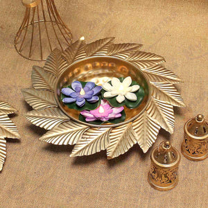 Leaf Design urli for festive decoration