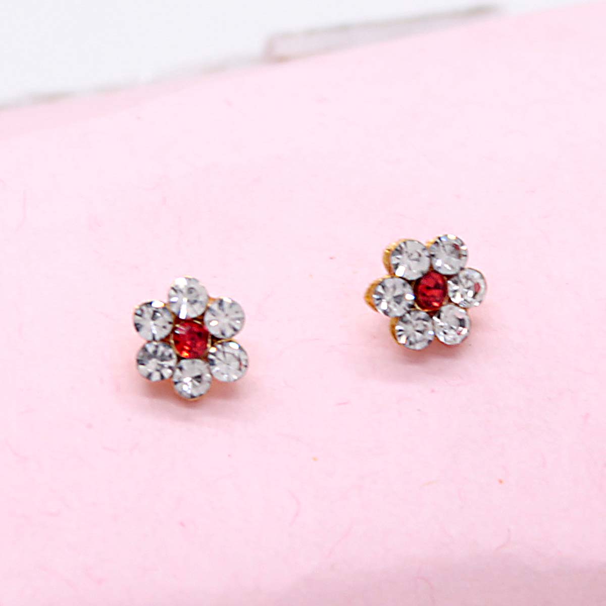 White & Red Kundal/Earing For Idols