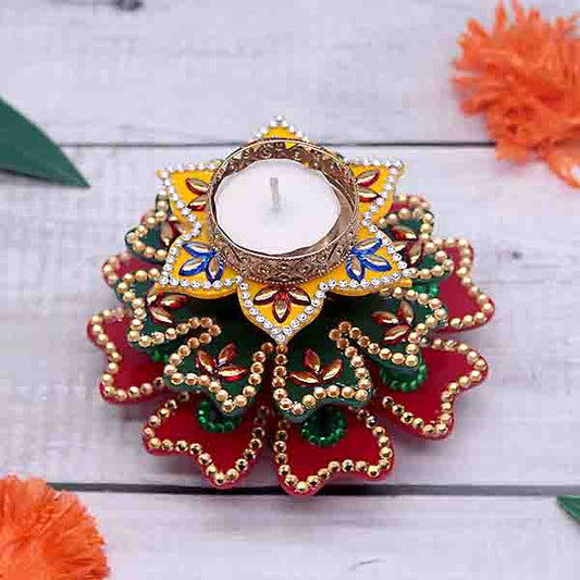 Heart design decorated T-light candle holder